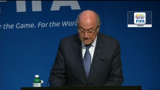 Blatter annuncia le dimissioni: "Per il bene del calcio"