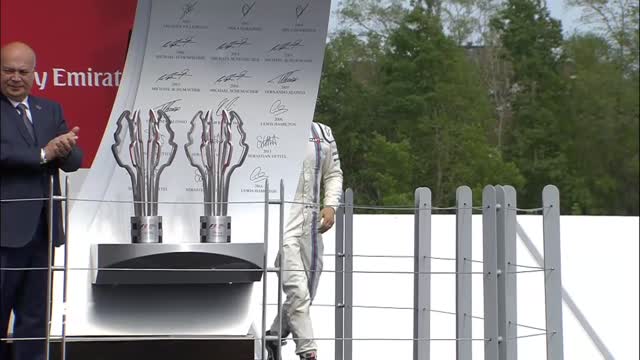 Canada, la festa sul podio: Lewis trionfa davanti a Nico