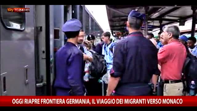 Migranti salgono sul treno destinazione Monaco