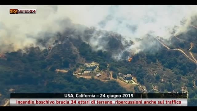 Usa, evacuazioni in California per un incendio 