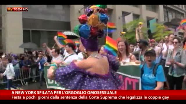 A New York sfilata per orgoglio omosessuale