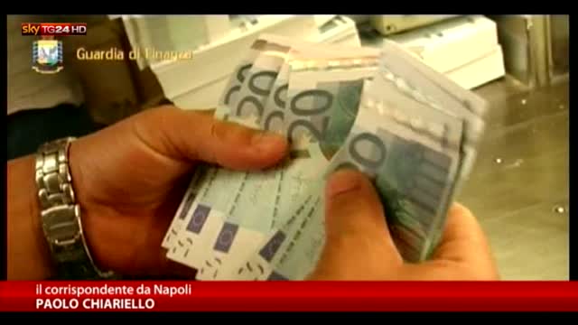 Fiumi di euro falsi da Napoli, arresti e sequestri