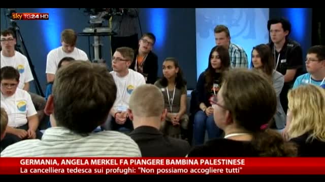 Germania, Merkel fa piangere bambina palestiinese