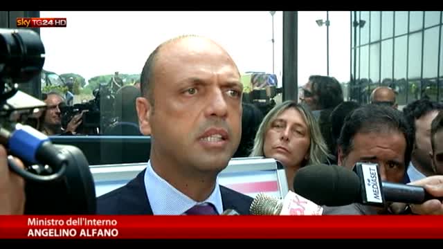 Migranti, Alfano: Sostituire prefetti che non reggono urto 