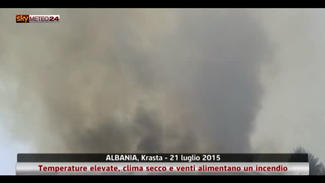 Incendio in Albania