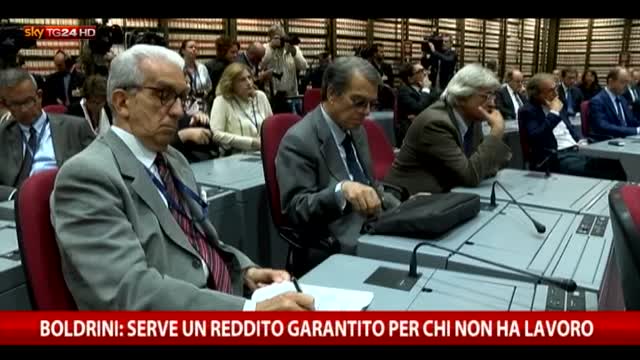 Boldrini: "Serve un reddito garantito per chi non ha lavoro"