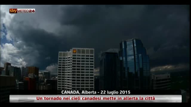 Maltempo con venti forti e tornado ad Alberta