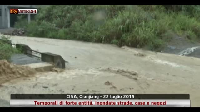 Piogge e temporali colpiscono la Cina