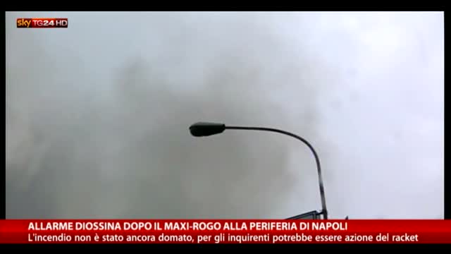 Napoli, allarme diossina dopo incendio deposito cinese