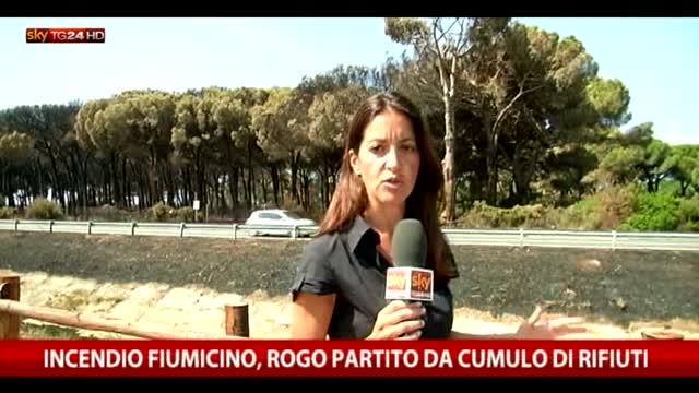 Rogo Fiumicino, incendio partito da un cumulo di rifiuti