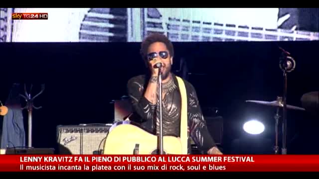 Lenny Kravitz fa il pieno di pubblico al festival di Lucca