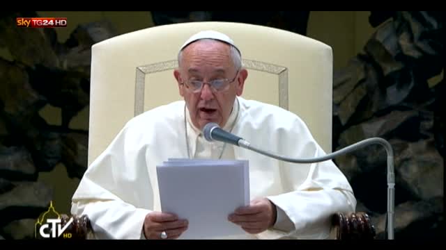 Papa: "Persone risposate fanno parte della Chiesa"