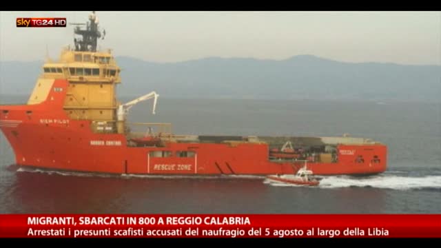 Migranti, sbarcati in 800 a Reggio Calabria