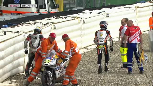 Moto3, Brno: bandiera rossa al primo giro, gara sospesa 