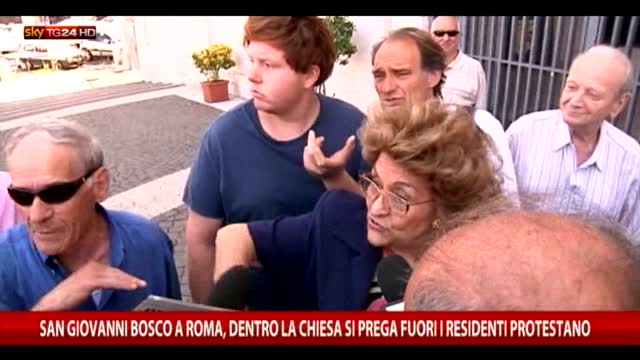 Funerali Casamonica a Roma, i residenti protestano