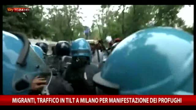 Milano, traffico in tilt per manifestazione profughi