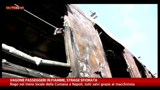 Napoli, treno locale in fiamme: strage evitata per un soffio
