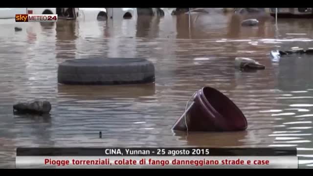 Inondazioni lampo in Cina a causa del maltempo