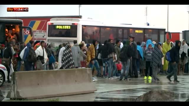 Migranti, i primi arrivi in Austria