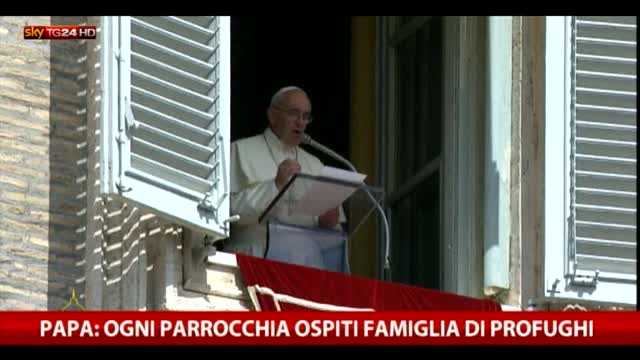 Papa: ogni parrocchia ospiti una famiglia di profughi