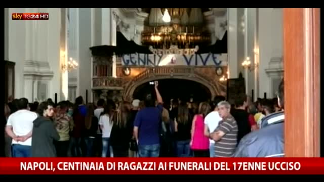 Napoli, in centinaia al funerale di Genny