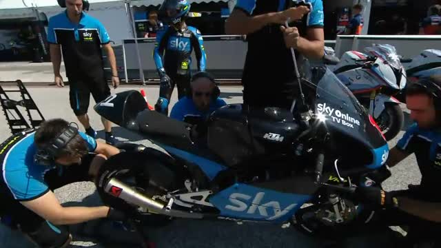 Misano, lo Sky Racing Team Vr46 simula il cambio gomme