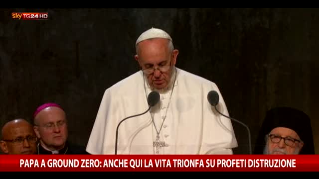Papa a Ground Zero: anche qui la vita trionfa su distruzione