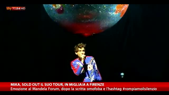 Mika, successo del concerto a Firenze dopo insulti omofobi