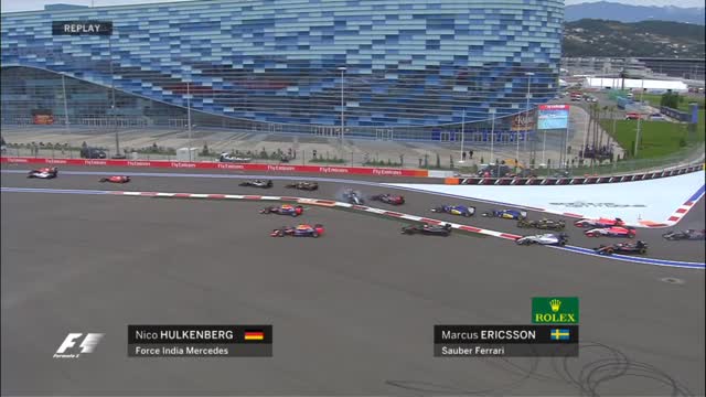 Primo botto della gara: scontro tra Hulkenberg ed Ericsson