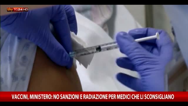 Vaccini, Ministero: no a sanzioni per medici contrari