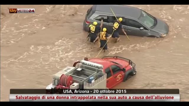 Alluvione in Arizona, salvata donna intrappolata in auto