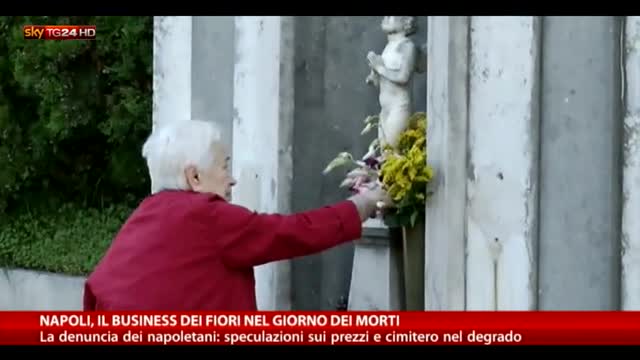 Napoli, culto dei morti tra caos e prezzi alti dei fiori