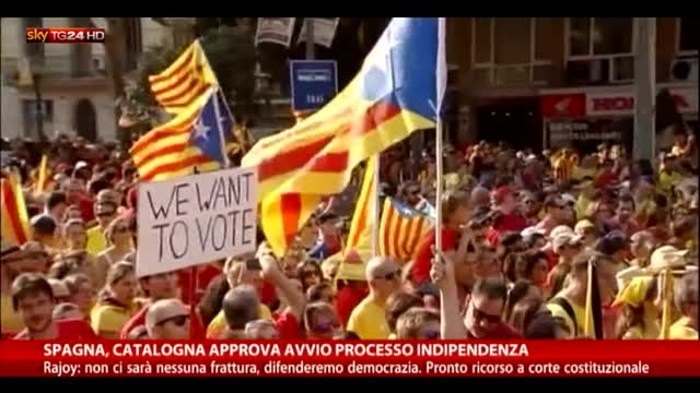 Spagna, Catalogna approva avvio processo indipendenza