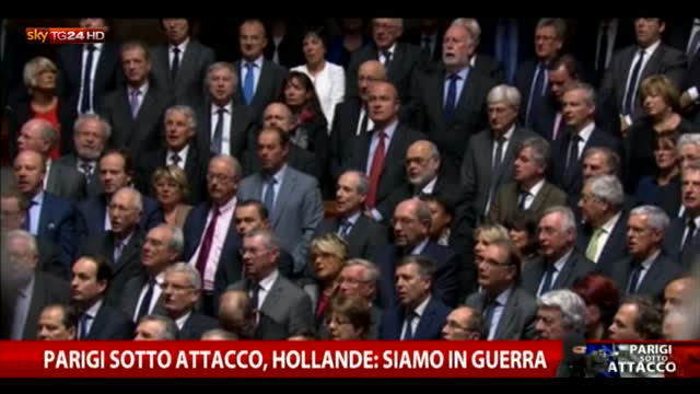 Parigi sotto attacco, Hollande: siamo in guerra