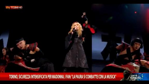 Madonna a Torino, la paura si vince con la musica