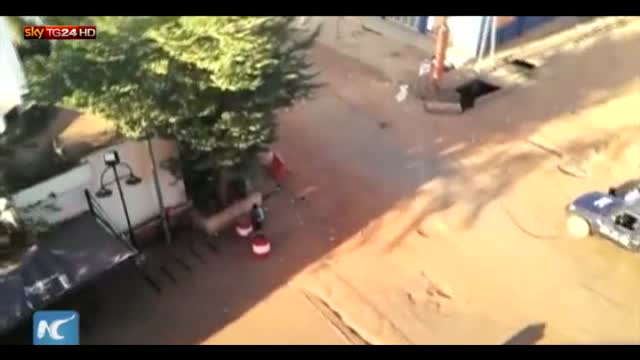 Attacco in Mali, il video girato da un ostaggio nell'albergo