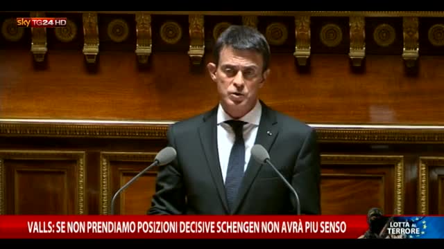 Valls: posizioni decisive o Schengen non avrà senso 