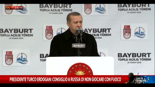Erdogan: “Consiglio alla Russia di non giocare col fuoco”