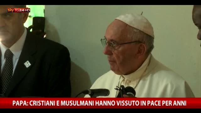 Papa: "Cristiani e musulmani hanno vissuto in pace per anni"