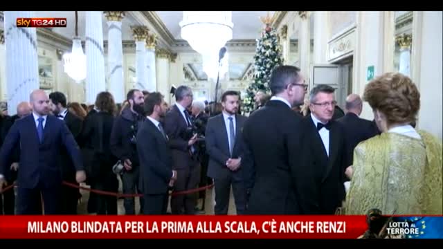 Milano blindata per la Prima della Scala, in sala pure Renzi