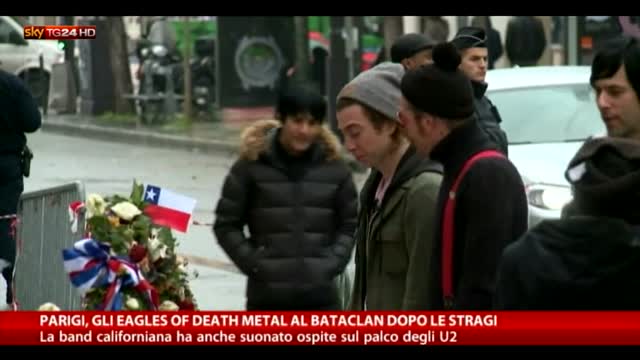 Parigi, gli Eagles of Death Metal al Bataclan dopo le stragi