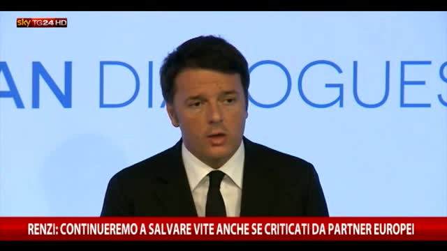 Immigrazione, Renzi: continueremo a salvare vite