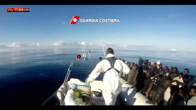 Migranti, 751 salvati da Guardia Costiera in Canale Sicilia