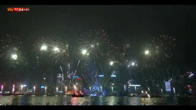 2016, a Hong Kong si festeggia sul porto di Victoria