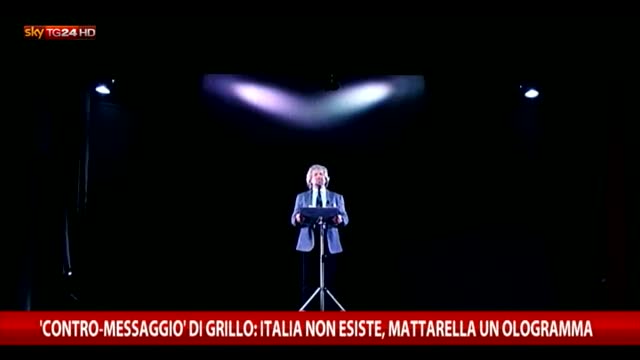 Il "contro-messaggio" di Grillo: Mattarella un ologramma