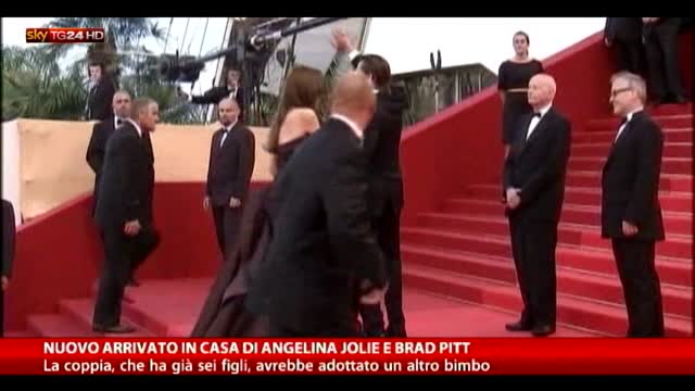 Angelina Jolie e Brad Pitt adottano un altro bimbo