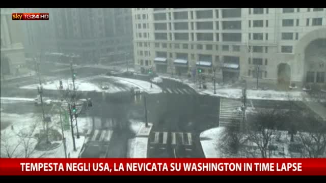Tempesta negli Usa, nevicata su Washington in time lapse 

