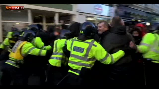 Xenofobia in Europa, scontri a Dover e Stoccolma