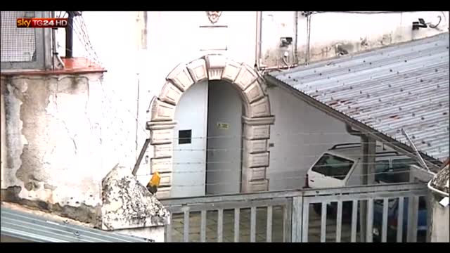Sprechi Campania, 14 agenti al lavoro nel carcere chiuso