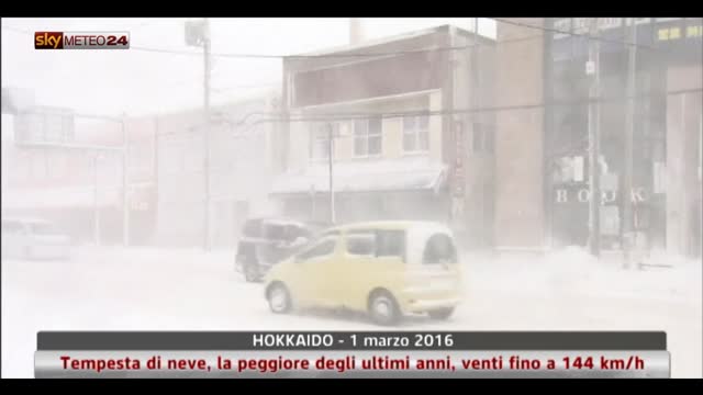 Giappone, tempesta di neve ad Hokkaido